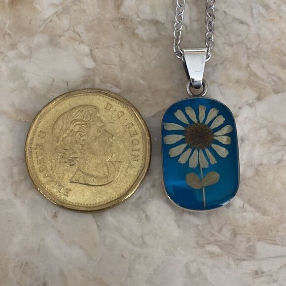 925 Sterling Silver Acrylic Flower Pendant Necklace - Picture 4 of 7